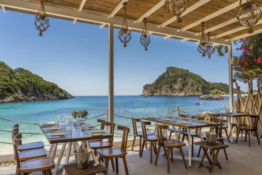 akron beach bar-restaurant Κέρκυρα