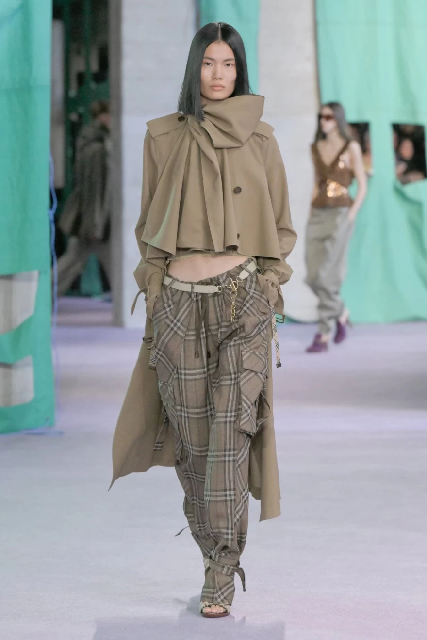 burberry catwalk