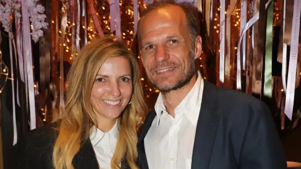 Ο Άγγελος Μπασινάς με την εν διαστάσει σύζυγό του, Βιβή