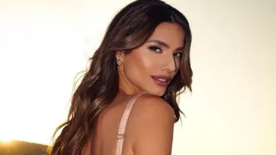 Η Ηλιάνα Παπαγεωργίου ποζάρει στον φακό