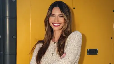 H Ηλιάνα παπαγεωργίου έξω από το πλατό της εκπομπής