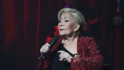 Η Μαρινέλλα στη σκηνή