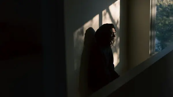 ένα κορίτσι μόνο του