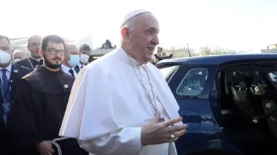 Ο Πάπας Φραγκίσκος σε έξοδό του