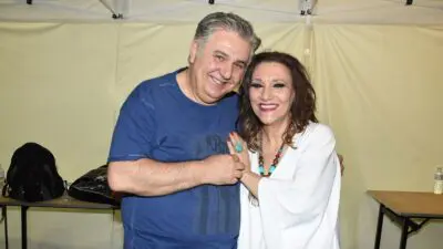 Η Ελένη Βιτάλη αγκαλιά με γνωστό ηθοποιό