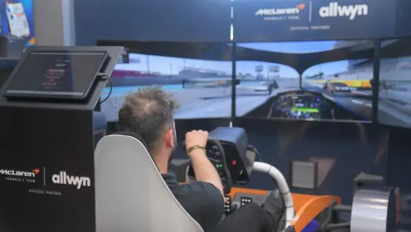 Ραντεβού σε ένα κατάστημα ΟΠΑΠ για μια αυθεντική εμπειρία Formula 1