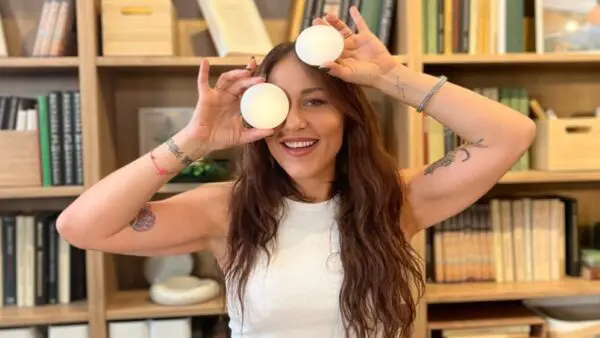 καρέκλα ΙΚΕΑ έχει η Πηνελόπη Αναστασοπούλου