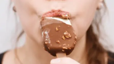 Τροφές ανθυγιεινές όπως παγωτό