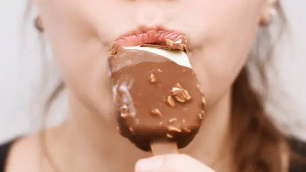 Τροφές ανθυγιεινές όπως παγωτό