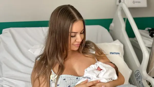 Γέννησε η Νέλλι Ράι