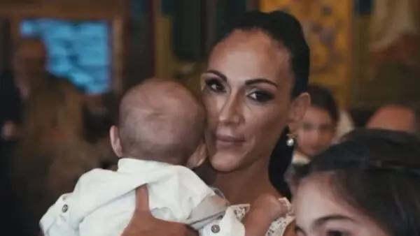 Η Ανθή Βούλγαρη στη βάπτιση του γιου της