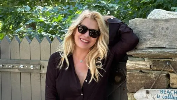 Η Ελένη Μενεγάκη στις διακοπές της