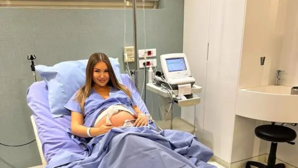 Η Νέλλυ Ράι