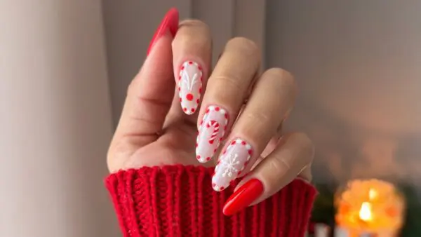 χριστουγεννιάτικα νύχια