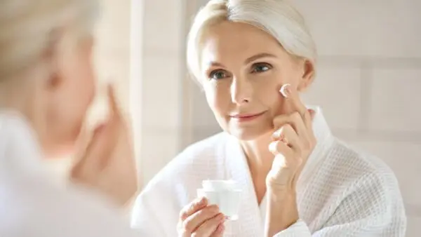Γήρανση με κρέμα αντιμετώπιση