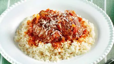 Μοσχαράκι κοκκινιστό