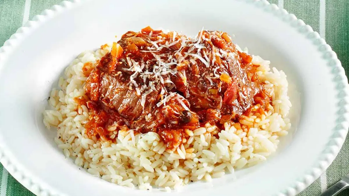 Μοσχαράκι κοκκινιστό