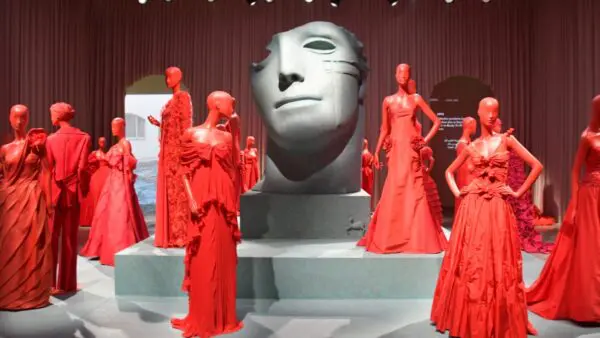 Valentino επίδειξη μόδας Παρίσι