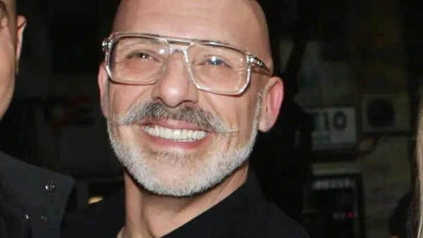 Ο Νίκος Μουτσινάς σε έξοδό του