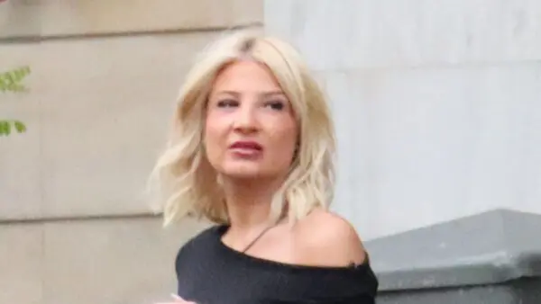 H Φαίη Σκορδά στον δρόμο