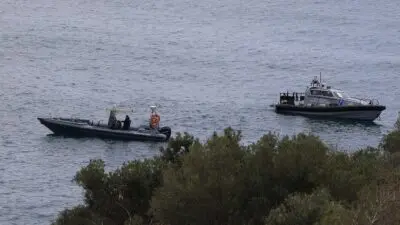 Επιχείρηση ανάσυρσης δύτη στα Λιμανάκια Βουλιαγμένης