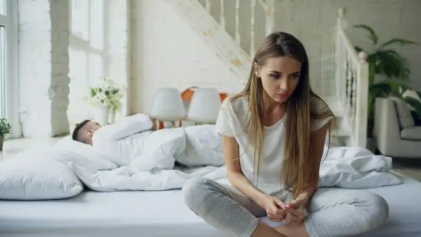 Κοπέλα με τον σύντροφό της