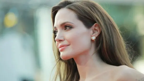 Η Αντζελίνα Τζολί σε έξοδό της