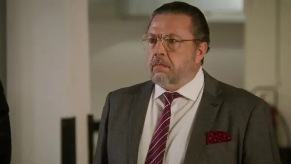 Να μ'αγαπάς Θεόφιλος