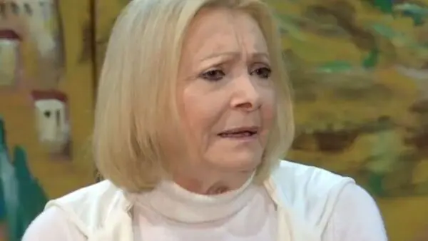 Νέλλυ Γκίνη