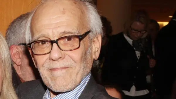 Θάνος Οικονομόπουλος