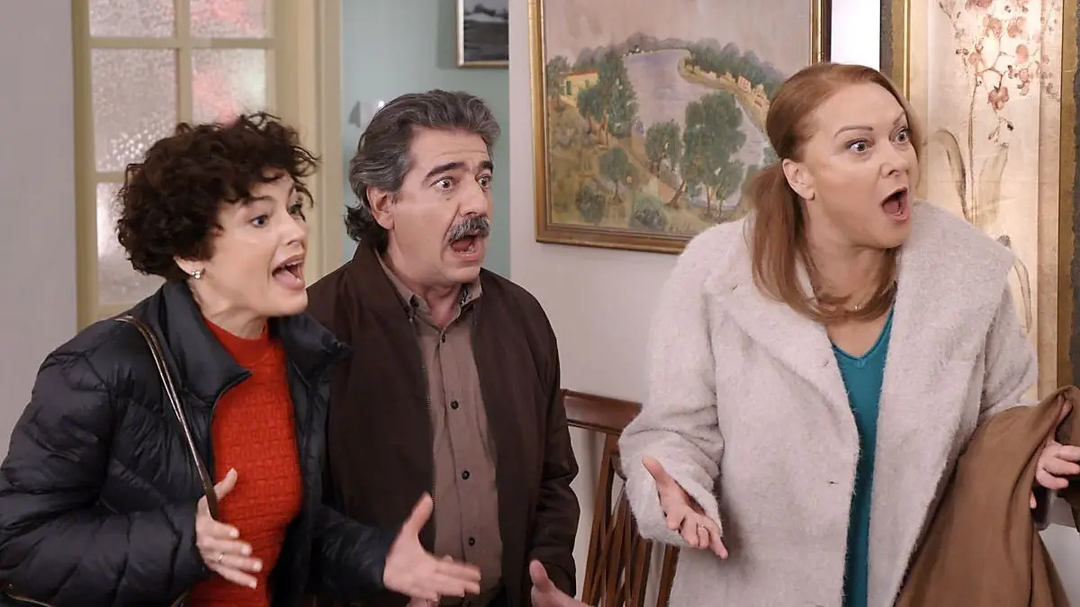 Το Σόι Σου 26/3: Μια παπουτσοθήκη φέρνει τα πάνω κάτω - Το απίθανο μυστικό που ξεκινά κυνηγητό στην Αθήνα!