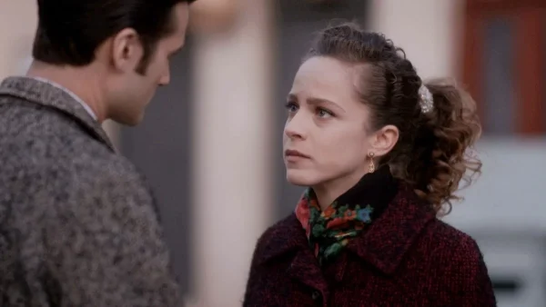 Άγριες Μέλισσες: Η Ασημίνα στα όρια της τρέλας - Μπαίνει στο σπίτι του Νικηφόρου και τα διαλύει όλα