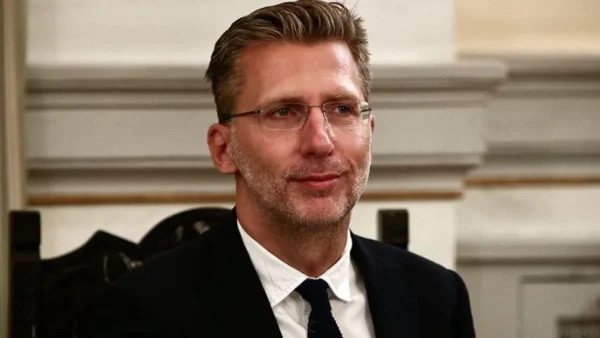 Θετικός στον κορωνοϊό ο Άκης Σκέρτσος