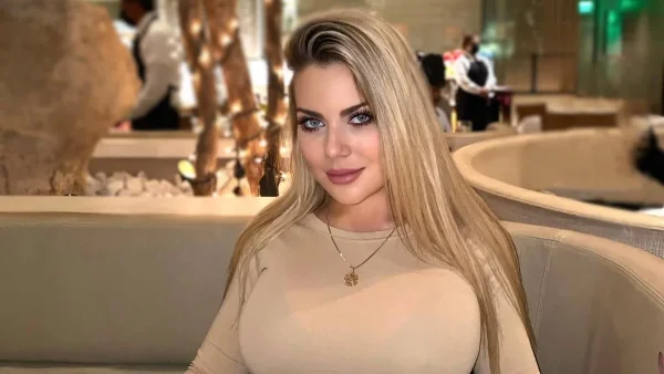 Σε σοκ οι followers της Αθηνάς New York με την απίστευτη αλλαγή στην εμφάνιση της