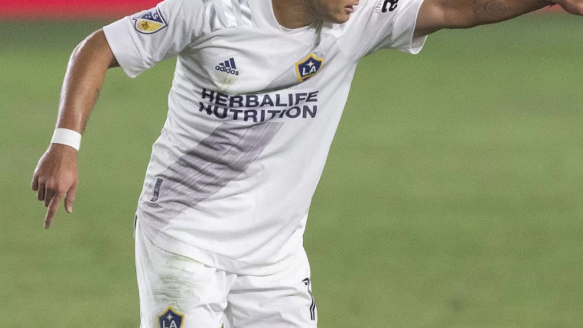 Ξανά σε σχέση πασίγνωστος ποδοσφαιριστής ένα χρόνο μετά τον χωρισμό - Φωτογραφίες