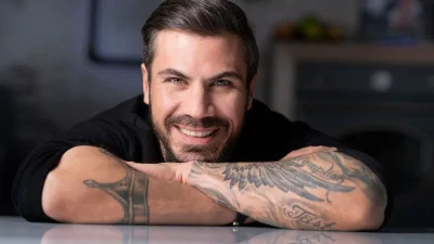 Έμεινε χωρίς ρεύμα ο Άκης Πετρετζίκης - Αποκάλυψε τον τρόπο που ζέστανε το γάλα του γιου του