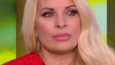 Μενεγάκη:  Υποδέχτηκε στο πλατό της εκπομπής της ένα πρόσωπο που δεν είχε δει ποτέ από κοντά - «Πολλές φορές σου έχω θυμώσει»