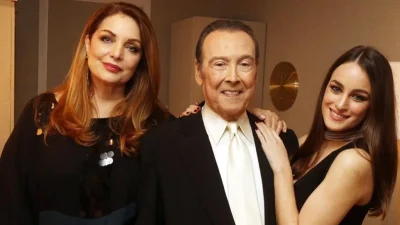 Τόλης Βοσκόπουλος: Στο Α' Νεκροταφείο η Γκερέκου για το εξάμηνο μνημόσυνό του - Τραγική φιγούρα η κόρη της