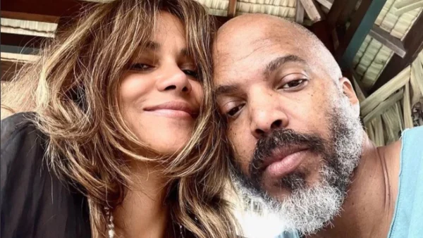 Παντρεύτηκε η Χάλι Μπέρι την Πρωτοχρονιά; - Οι φωτογραφίες που φούντωσαν τις φήμες