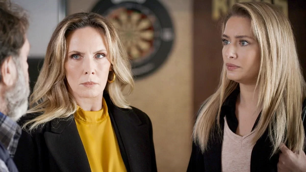 Ήλιος: Η Γαλανού αποκαλύπτει τα πάντα στην Αθηνά και τον Δημήτρη