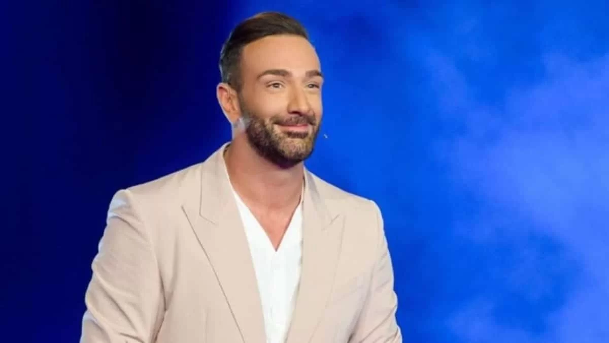 Η ανάρτηση του Νίκου Κοκλώνη για την κατάργηση του αποκλεισμού των ομοφυλόφιλων από τις αιμοδοσίες