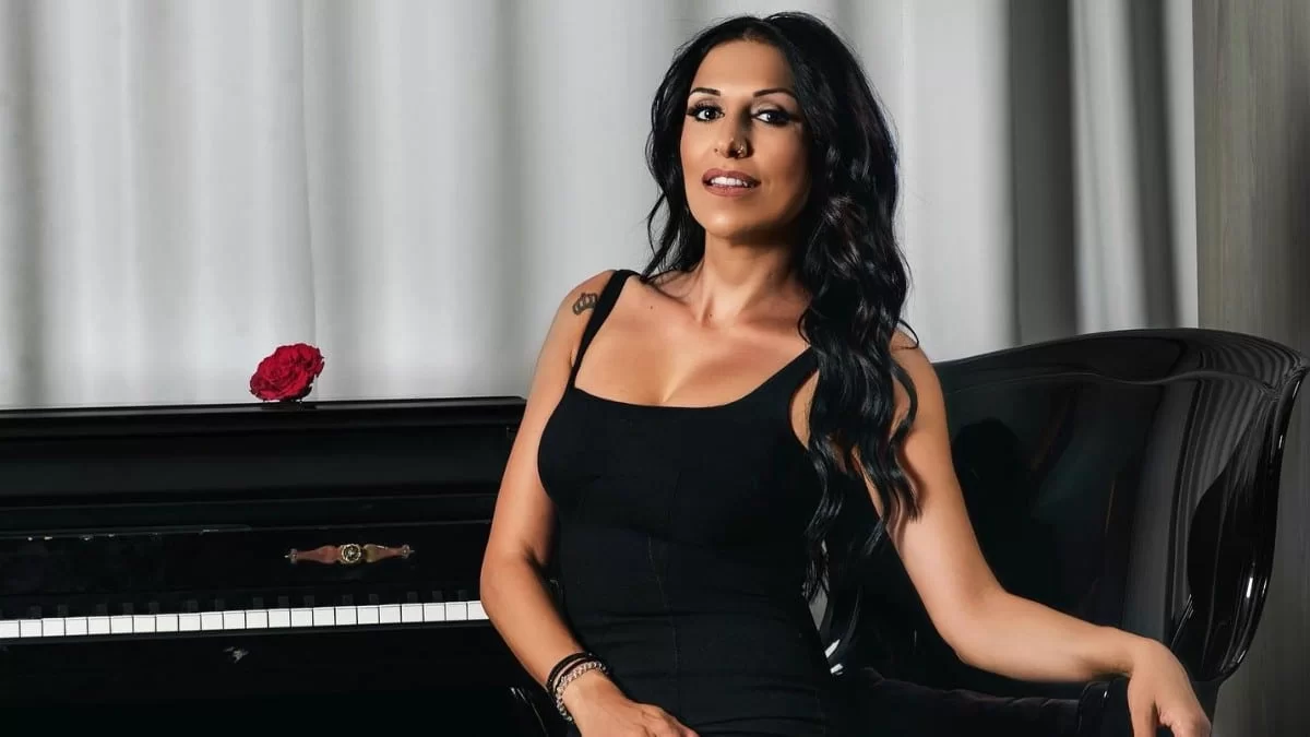 Με κορωνοϊό και η τραγουδίστρια Μαρία Ιακώβου