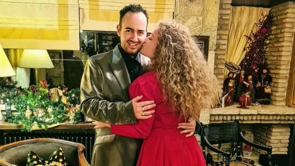 Χρυσό με τα πρόσωπά τους πάνω - Υπερπαραγωγή το προσκλητήριο για τους αρραβώνες των Μαυρικίου και Ζήση