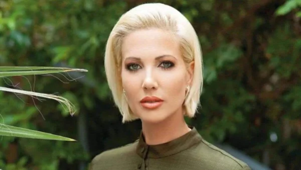 Κατερίνα Μονογυιού: Ποια είναι η βουλευτής που έχασε τον αδερφό της στο θανατηφόρο τροχαίο στη Βούλα