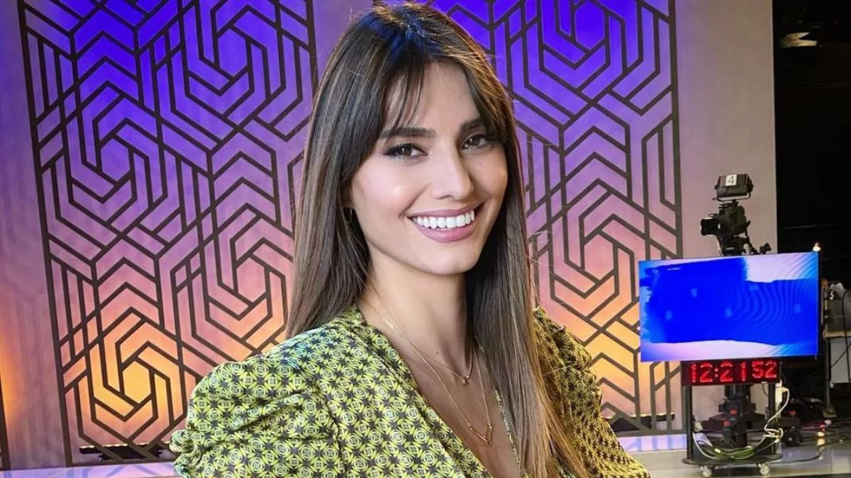 Γυμνή σε σαλέ στις Γαλλικές Άλπεις - Οι φωτογραφίες της Ηλιάνας Παπαγεωργίου που κάνουν τον γύρο του διαδικτύου