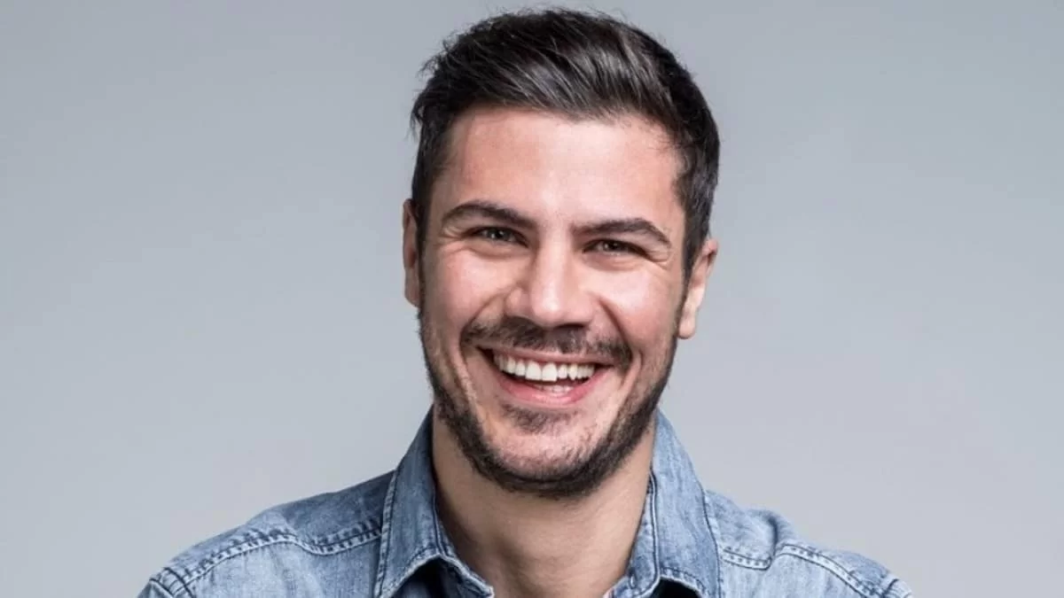 Άκης Πετρετζίκης: Δημοσίευσε βίντεο από τον απολαυστικό διάλογο με τον γιο του