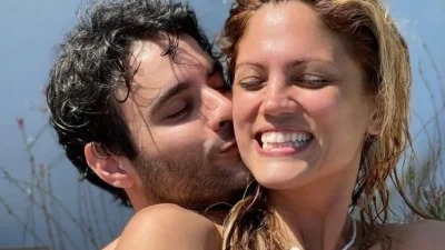 Η τρυφερή φωτογραφία της Μαίρης Συνατσάκη και του Ίαν Στρατή από το νέο τους σπίτι