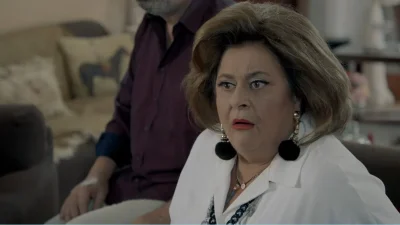 Συμπέθεροι από τα Τίρανα: Η Πένη προσπαθεί να χωρίσει τη Λίζα και τον Άλφρεντ