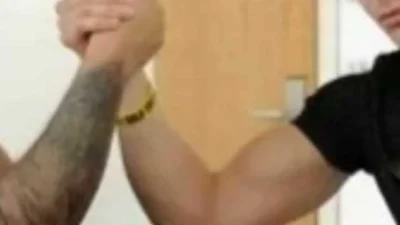 Πρωταγωνιστής σε ερωτικές ταινίες για ομοφυλόφιλους παίκτης του Big Brother με παίκτη του Power of love