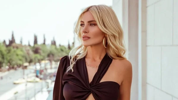 Η Κατερίνα Καινούργιου "έριξε" τα καρφιά στον Γιώργο Λιάγκα περί αισθητικής - Τι συνέβη;